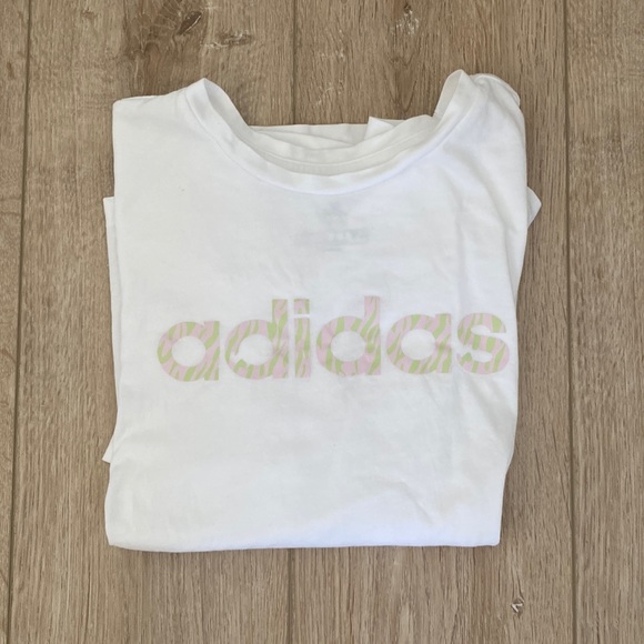 EUC✨ Adidas T-shirt - Picture 1 of 7